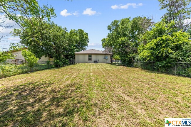 Building Photo - 2807 Terrace Dr