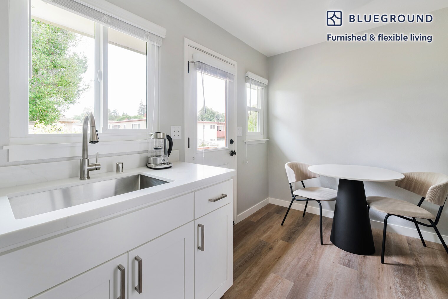 Building Photo - 838 Roble Ave