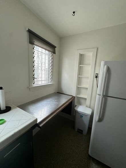 kitchen - 1510 Rosalia Rd