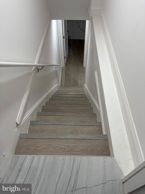 Building Photo - 726 Roxboro Pl NW