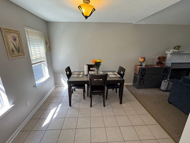 Building Photo - Beautiful 3 Bedroom 2 Bath Home Close to I-20.