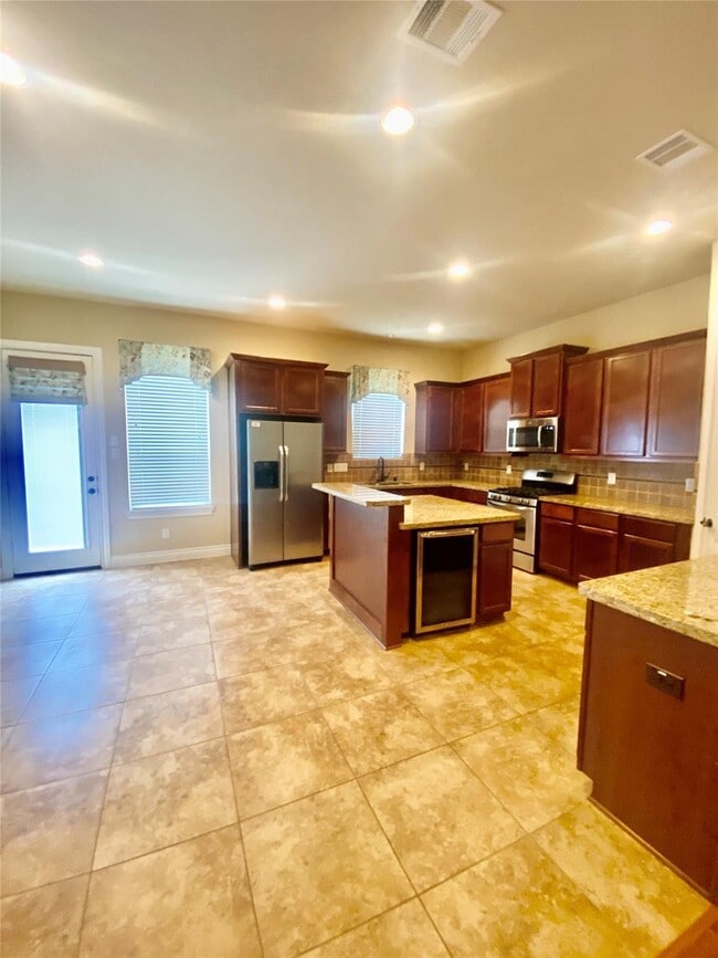 Building Photo - 1306 Dian St