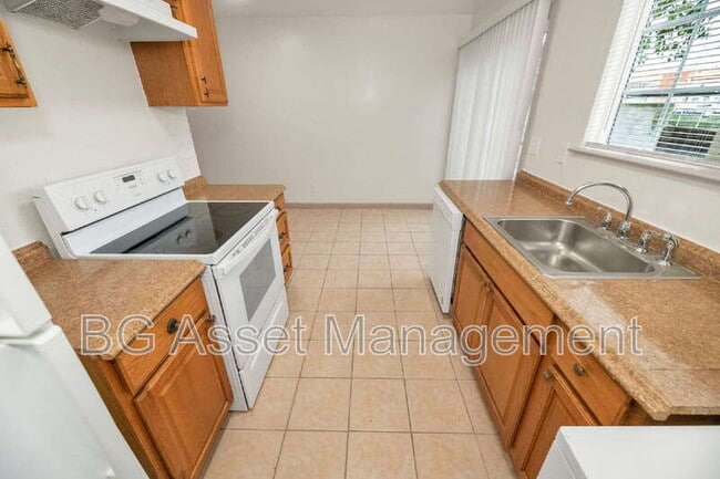 Building Photo - 1650 Barrus Ave