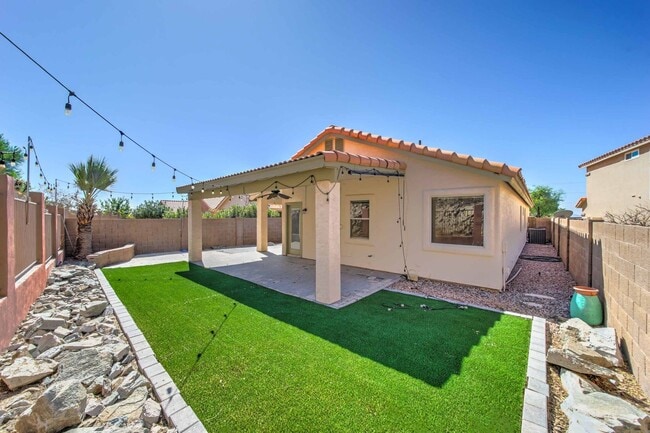 Building Photo - 2014 E Glenhaven Dr