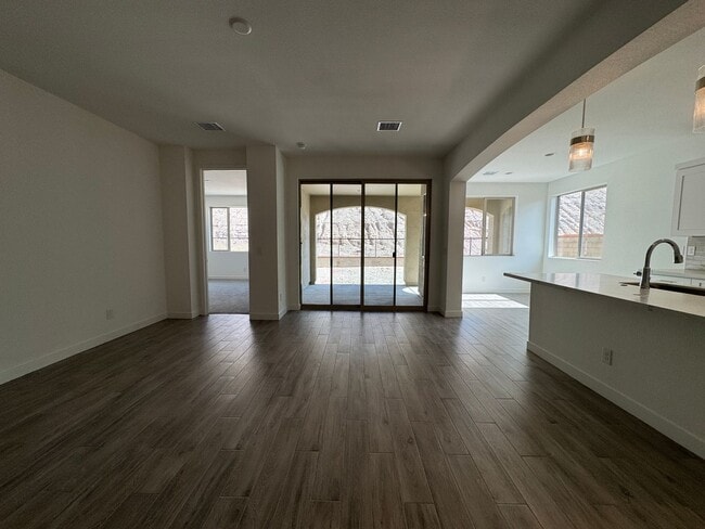 Building Photo - Laughlin Ranch 3 BR 2Ba Public Golf Community with Canyon & Mountain Views
