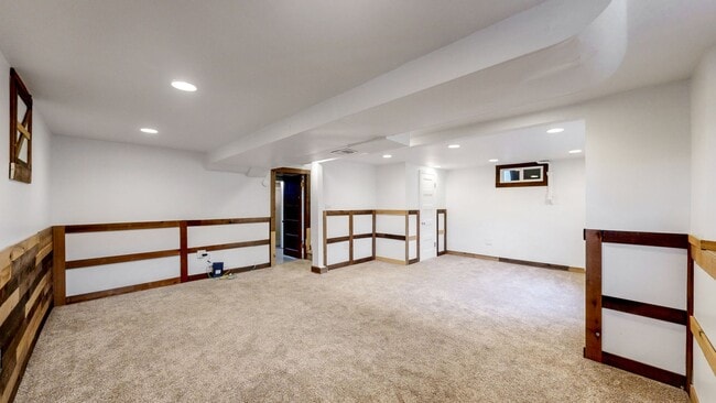 Building Photo - Lovely 3 bed/2 bath home w/2 car garage