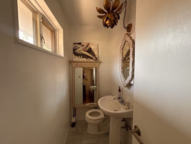 Building Photo - Enjoy Amazing Flatiron Views, Abundant Space, and A Large Backyard in this 5 Bedroom Home