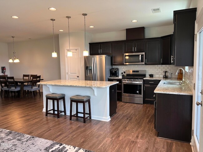 Building Photo - 1109 Little Gem Ln