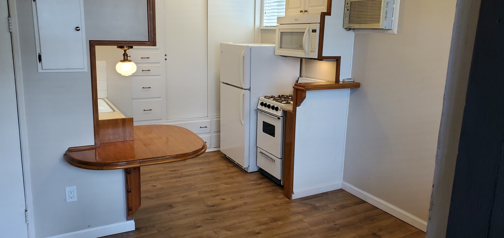 Building Photo - 3016 Court St