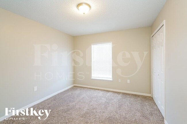 Building Photo - 10714 Opus Dr