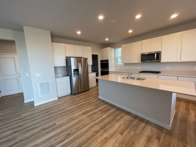 Building Photo - 1361 Brookfield Pl