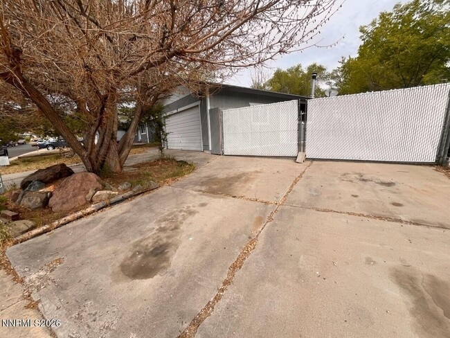 Building Photo - 940 Opalite Dr