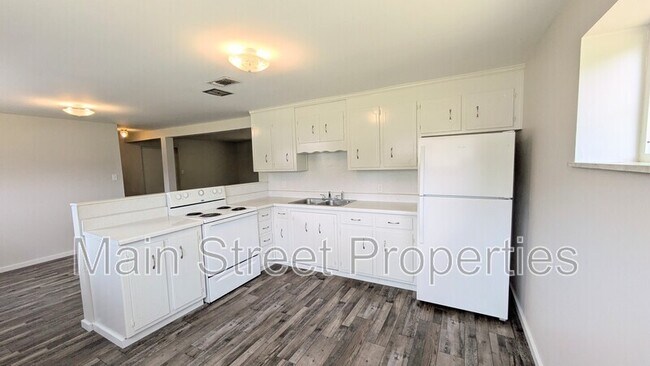 Building Photo - 2117 Pullman Cir
