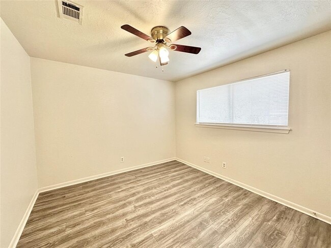 Building Photo - 43 W Torch Pine Cir