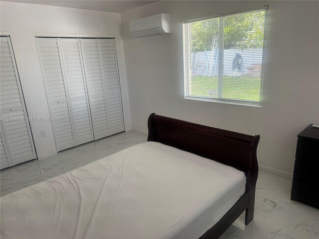 Building Photo - 1261 NE 209th Terrace