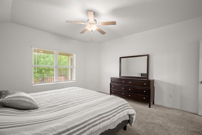 Building Photo - 4000 Fort Collins Way