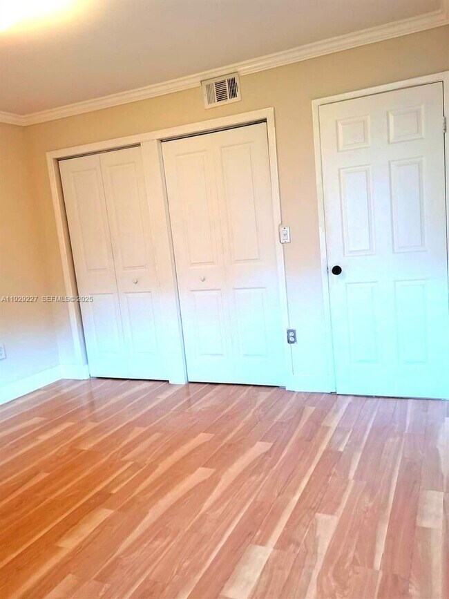 Building Photo - 4635 NW 97th Pl