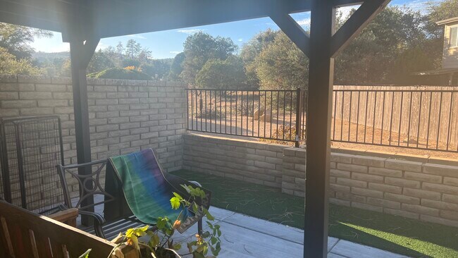 Building Photo - 1628 W Lindley Dr