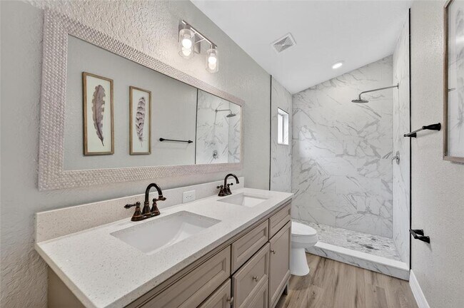 Building Photo - 523 Napa Valley Cir