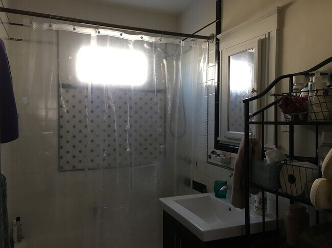 Building Photo - 343 Washington St