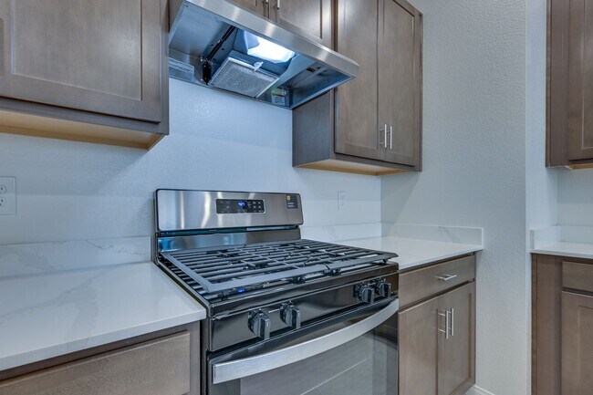 Building Photo - New House!!! Inspirada!!! Across from future Community Pool/Park!!! Tankless water heater!!