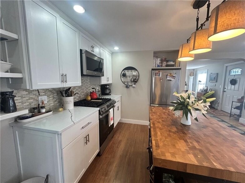 Building Photo - 84 Kay Blvd