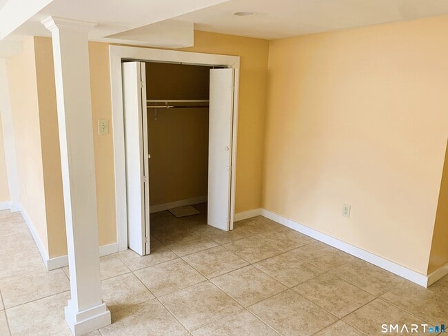 Building Photo - 15 Coral Dr