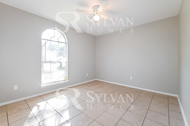 Building Photo - Coming HOME never felt so good!