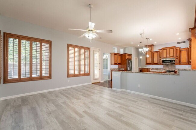 Building Photo - 7167 W Abraham Ln
