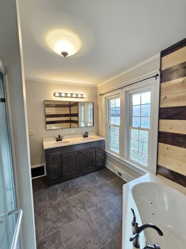 Building Photo - Updated 2 Bedroom (with flex/office space), 2.5 Bath Home with Attached Garage – $1,695/Month