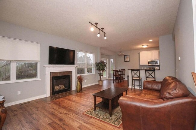 Building Photo - 8475 Haleigh Woods Dr