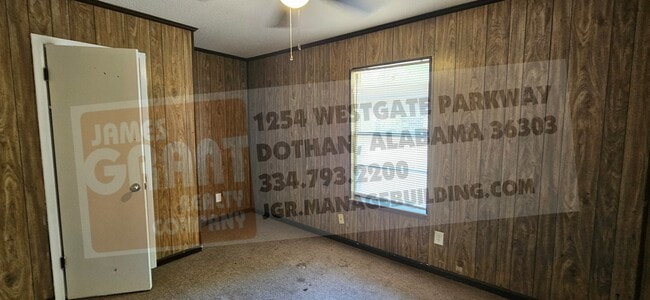 Building Photo - 2404 Scott Rd