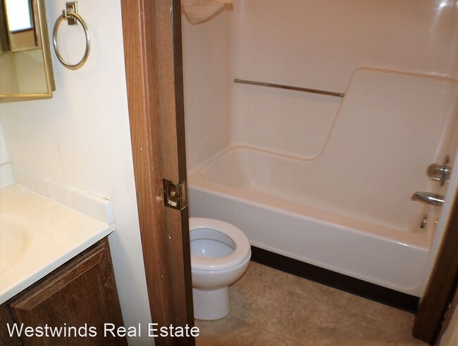 Building Photo - 2 br, 1.5 bath House - 673 Westwinds Drive