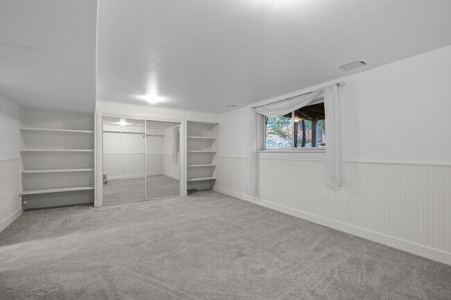 Building Photo - 2226 S Beeler Way