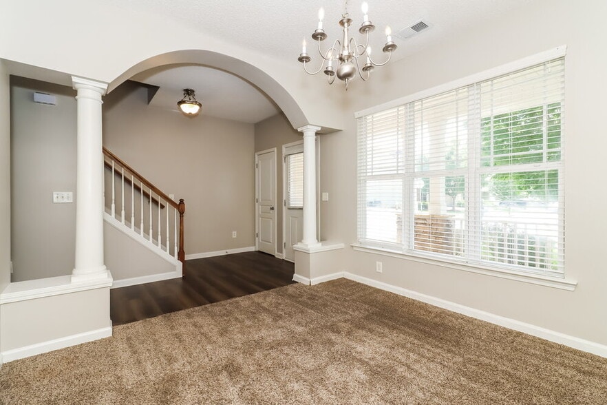 Building Photo - 468 Darbys Run Ct
