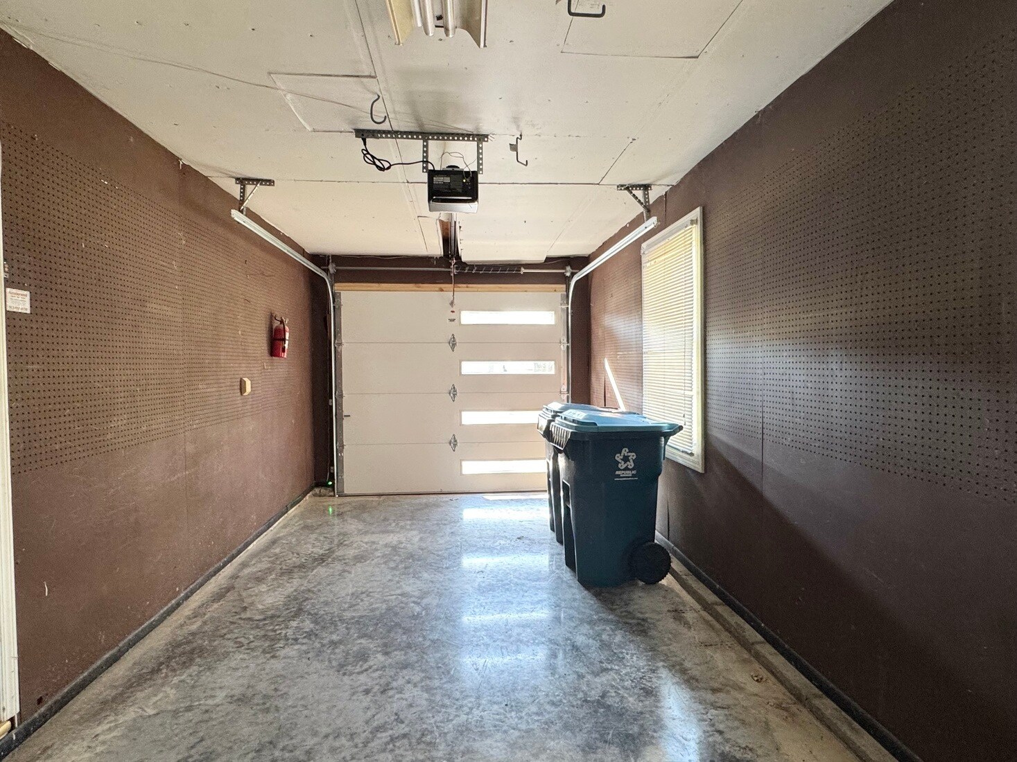 Building Photo - 2226 W 74th Ter