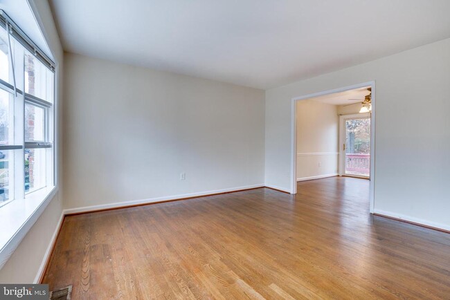 Building Photo - 13636 Greenwood Dr