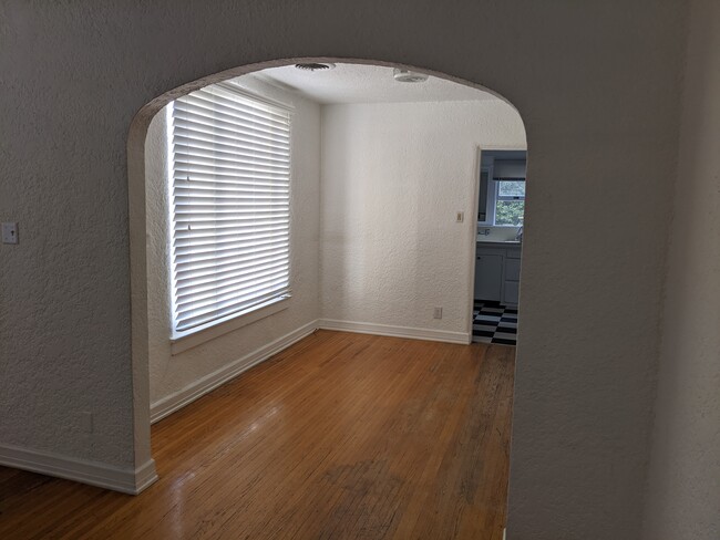 Dining room - 155 N Carson Rd