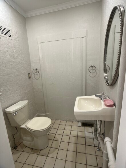 Building Photo - 1 Arborway