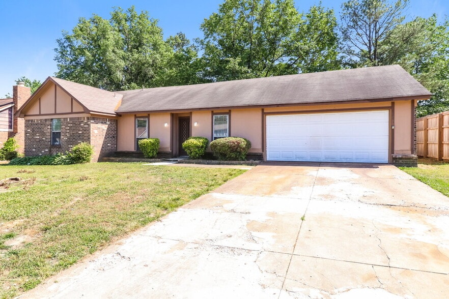 Building Photo - 7261 Hollorn Ln