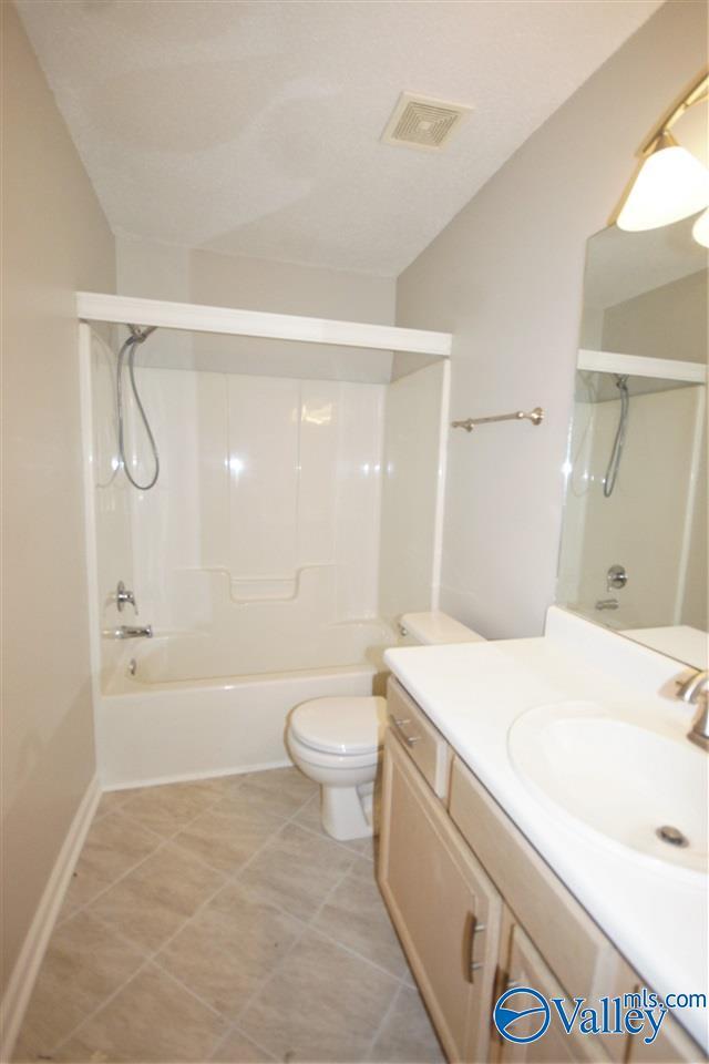 Building Photo - 252 Mountain Creek Dr