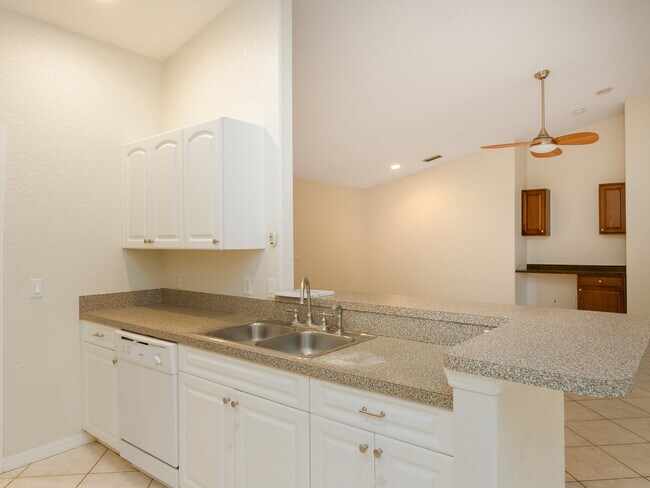 Building Photo - ZERO DEPOSIT MOVE-IN AVAILABLE ????