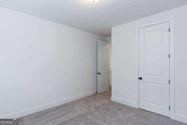 Building Photo - 3140 Marbella Cir