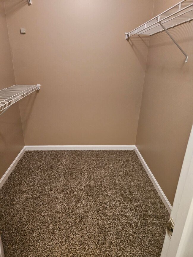 Building Photo - Under Repair