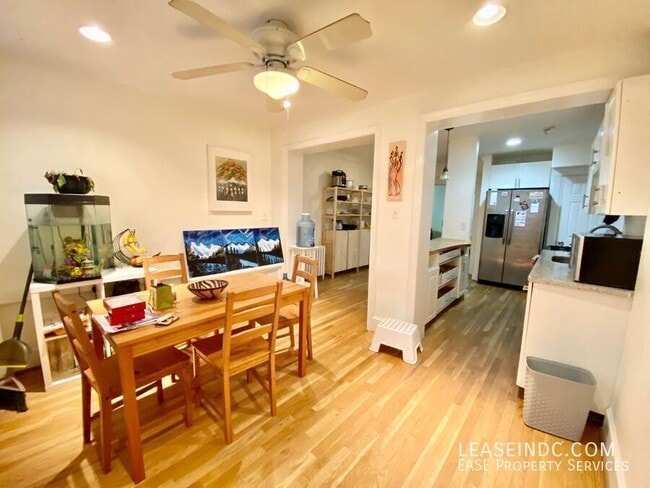 Building Photo - 2517 3rd St NE