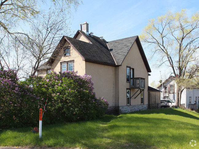 Building Photo - 324 N Dewey St