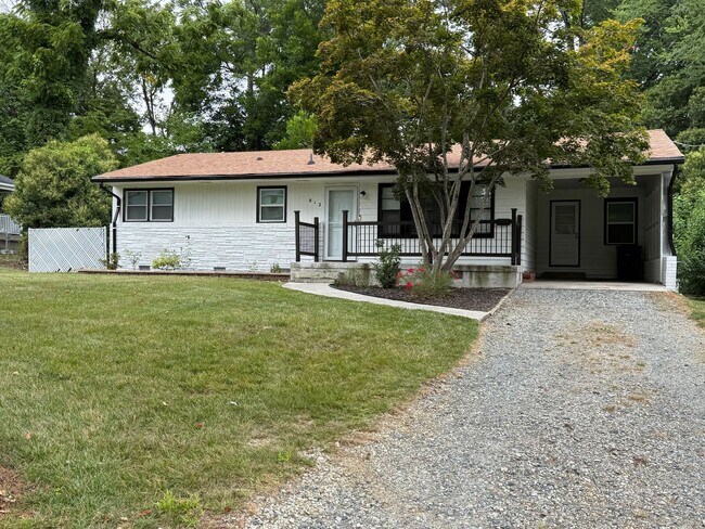 Building Photo - Charming, 3 bed, 1 bath ranch just mins from VA hospital