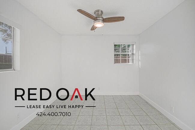 Building Photo - 12007 Sycamore St