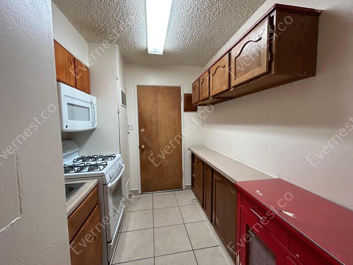 Building Photo - 906 1/2 Carlisle Street