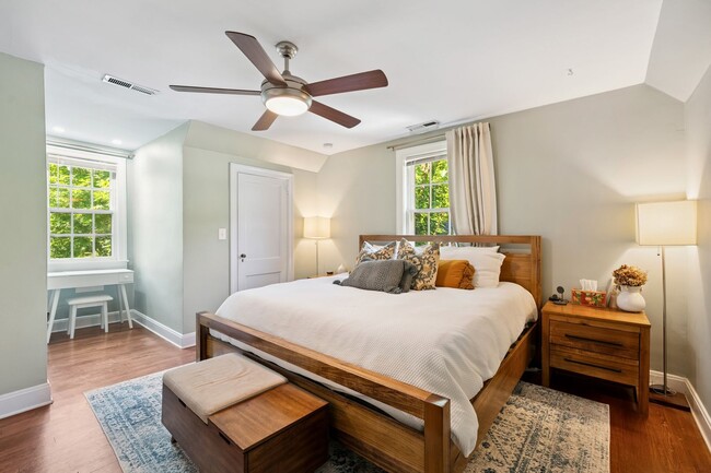 Building Photo - 3bd/2ba Two-Story Home in Durham Only 1 Mile from Downtown!